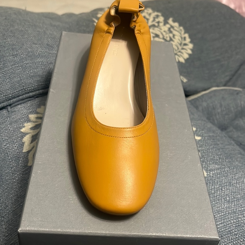 Everlane Womens The Day Heel Block Mustard Yellow Italian Leather Slip On Size 7